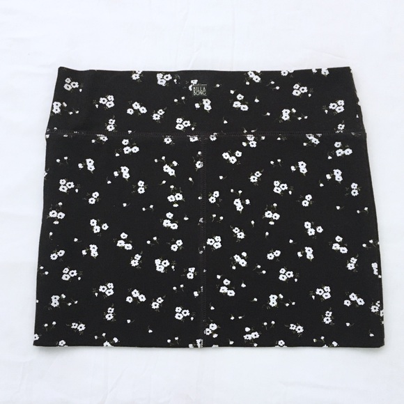 BILLABONG Mini Skirt Floral Print Black - Picture 4 of 4
